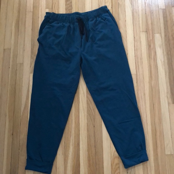 lululemon athletica Pants - Lululemon jet crop